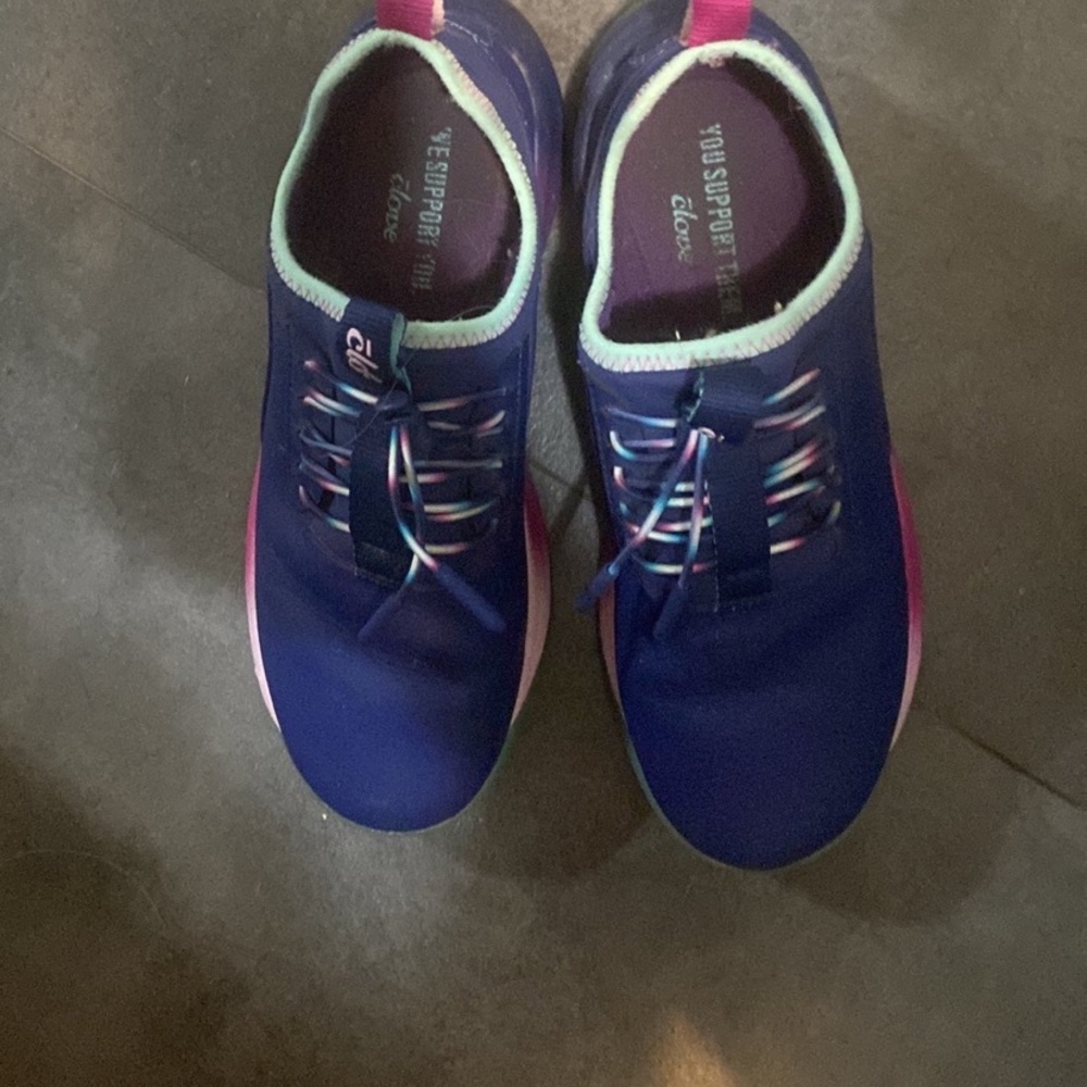 Clove shoes
